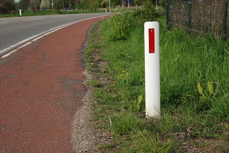 AJ01.jpg - Goede scherpte en belichting. Ik zou qua compostitie het paaltje alleen op 1/3 van rechts hebben geplaatst.