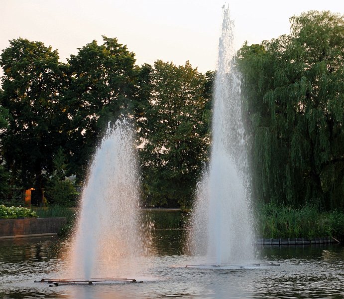 AG01.JPG - Mooie fontein en een goede belichting.