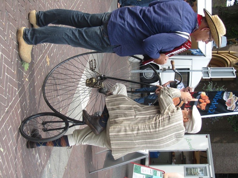 AR01.JPG - Goede belichting en scherpte. Ondanks de kleine hoeveelheid beweging toch een mooie aktiefoto.