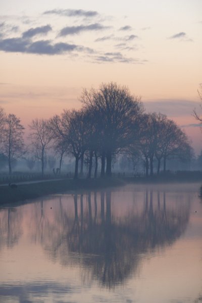 AM02.JPG - Heel mooi met die weerspiegeling in het water.