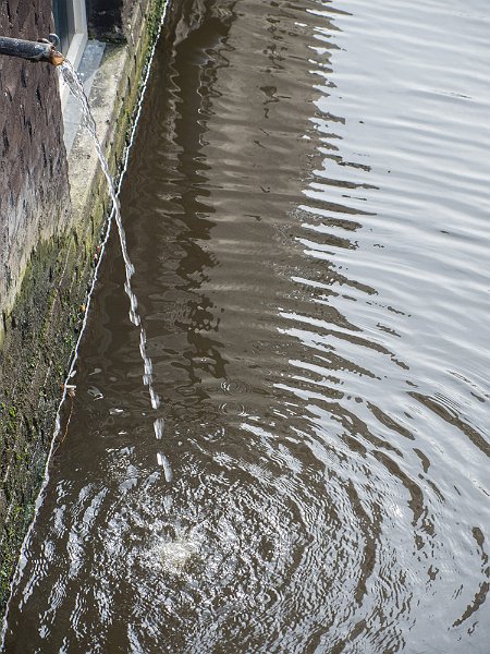 AE03.jpg - Dit is een overduidelijke straal. Goede belichting en met deze sluitertijd is de straal bijna scherp.