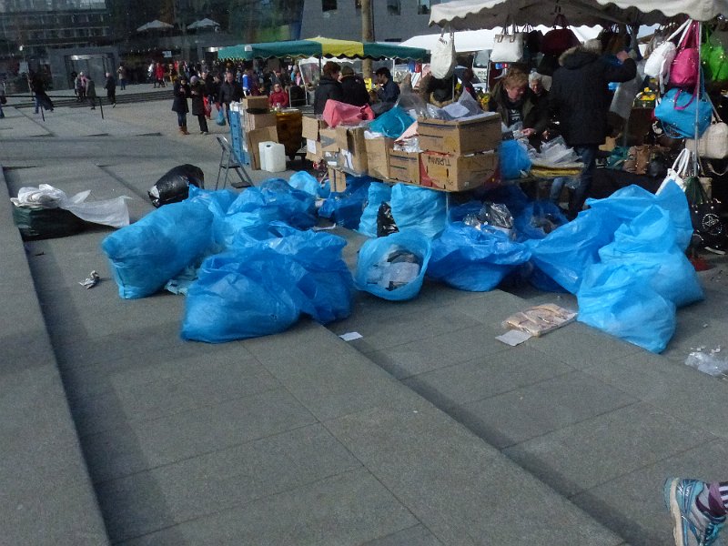 AK03.JPG - Goede belichting en scherpte. Ik zou alleen de camera iets hoger hebben gehouden. Nu staat er wel erg veel kale trap op.