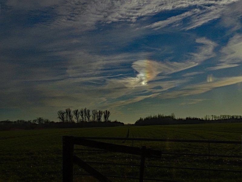 AL03.jpg - Op dezelfde zondag heb ik ook deze halo in de lucht gefotografeerd.