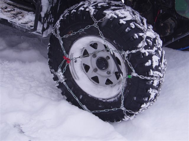 AP03.jpg - Iets onderbelicht. Plus 1/3 diafragma en de witbalans op bewolkt had wittere sneeuw gegeven.