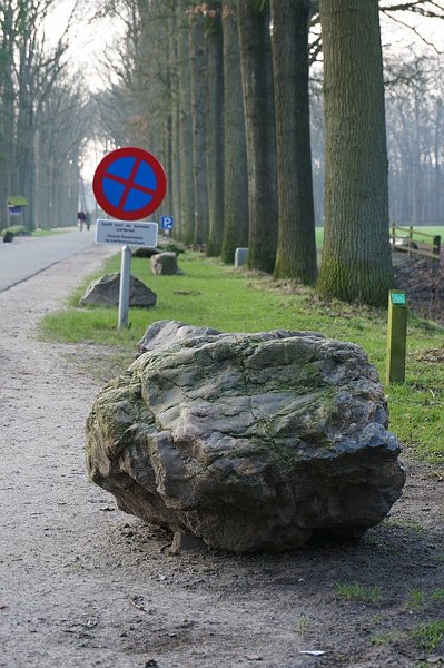 AF01.JPG - Een mooi gevonden combinatie van oud en nieuw. Ook een goede belichting.