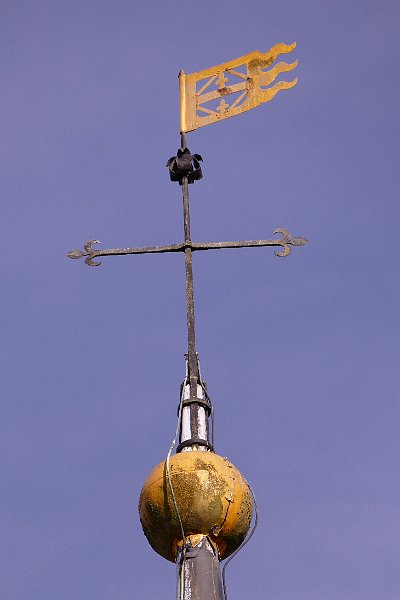 AF02.JPG - Mooi helder van belichting en kleur. Alleen door gebruik te maken van een lijnraster in je zoeker had het eenvoudig geweest om het kruis exact recht te krijgen.