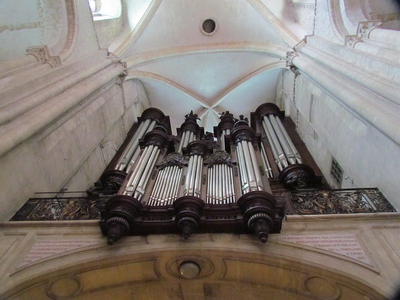 AB02.JPG - Met een iets ander camera standpunt had plafond en orgel echt helemaal symmetrisch geweest.