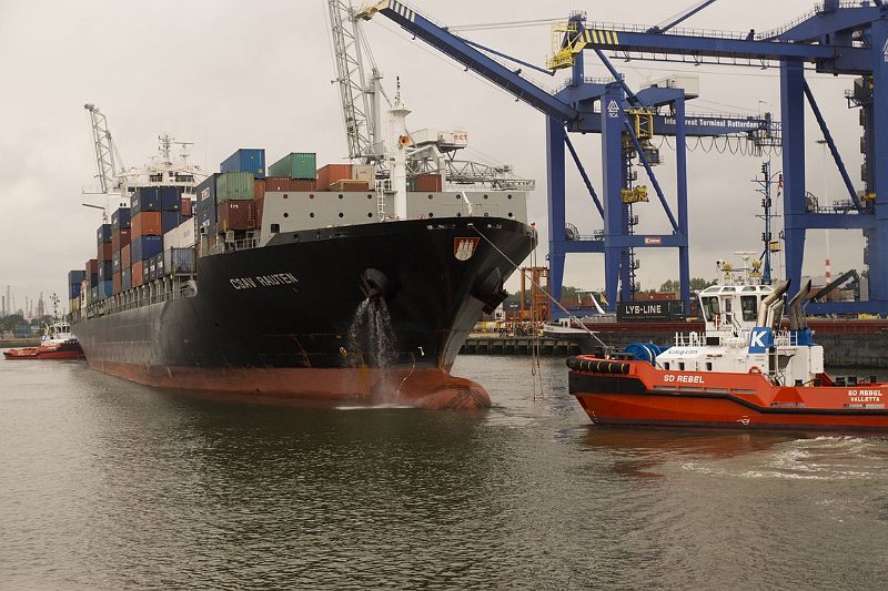 AK03.JPG - Goede belichting. Ik had alleen aan de bovenkant iets meer in beeld genomen, en daardoor aan de onderkant automatisch wat minder water.