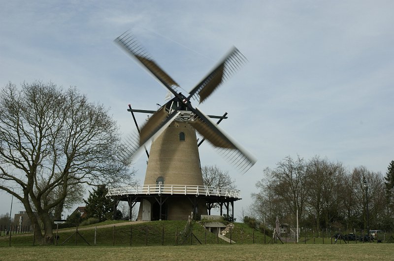 AH02.jpg - Heel mooie bewegings onscherpte. De wieken zijn heel mooi onscherp door precies de juiste sluitertijd.