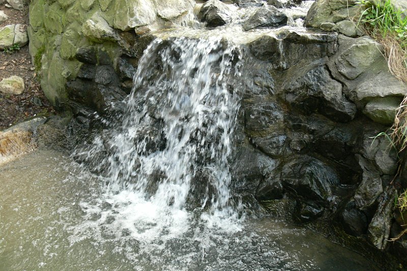 AK03.JPG - Zoals ik al bij een eerdere foto zei: "water blijft het geod doen".