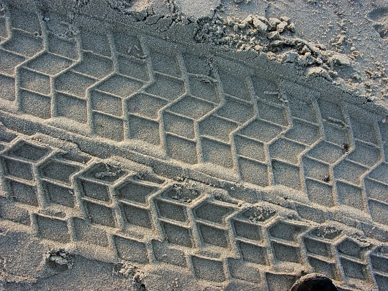 AG03.JPG - Wielsporen in het zand doen het altijd goed. Jammer van die schoenpunt.