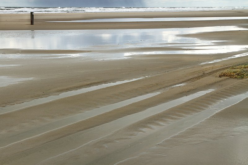 AI01.jpg - Mooi die lijnen op het starnd met al dat zand en water. Ook een hele goede belichting.