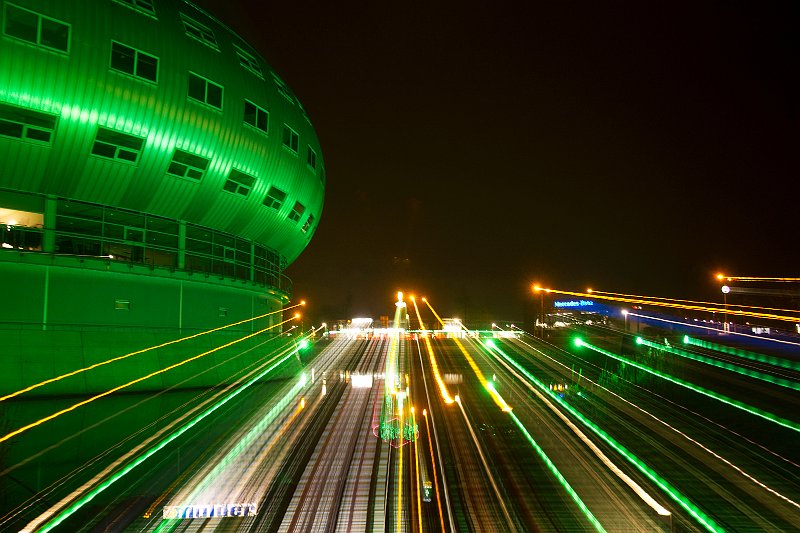 AC03.jpg - Door de zoom beweging heel mooi. Het is zeer apart dat er in het gebouw nauwelijks iets van de zoom is waar te nemen.